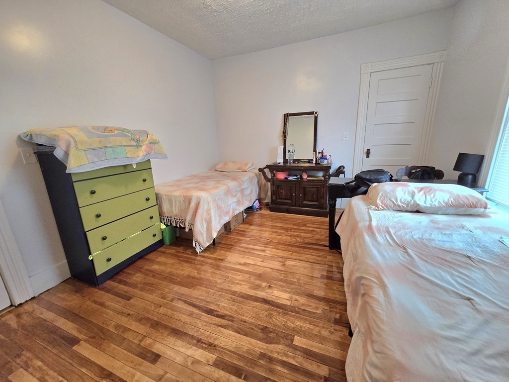 9 Pelham Street Worcester, MA 01609 - Photo 11 of 38 Gallery Image 11