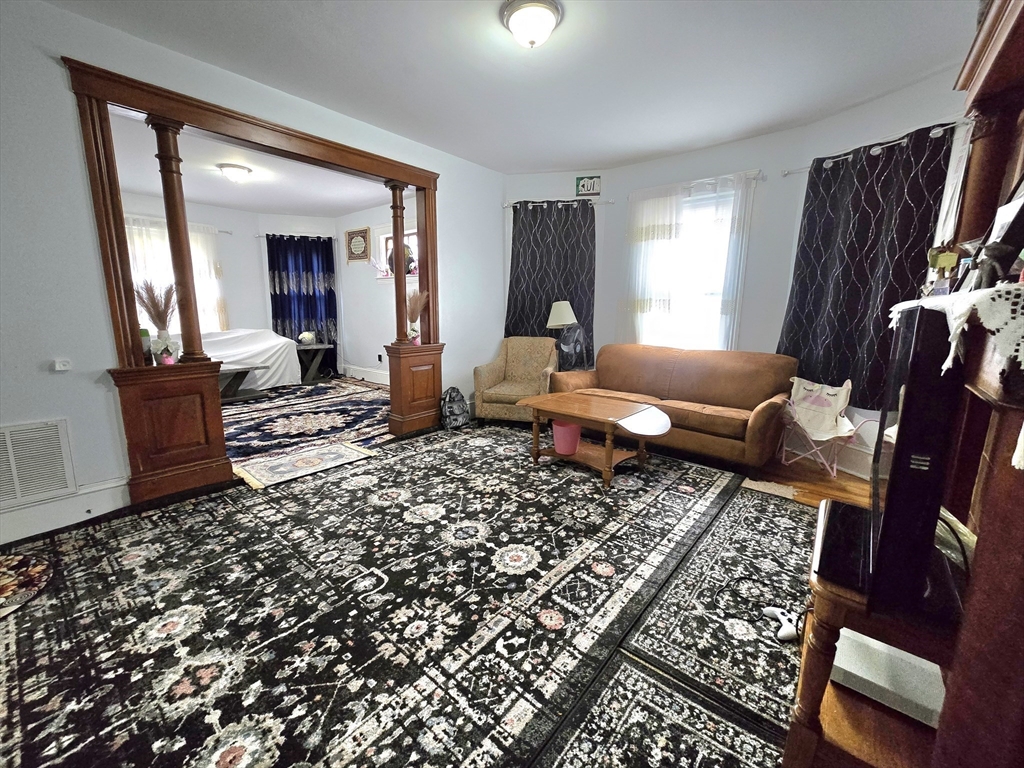 9 Pelham Street Worcester, MA 01609 - Photo 18 of 38 Gallery Image 18