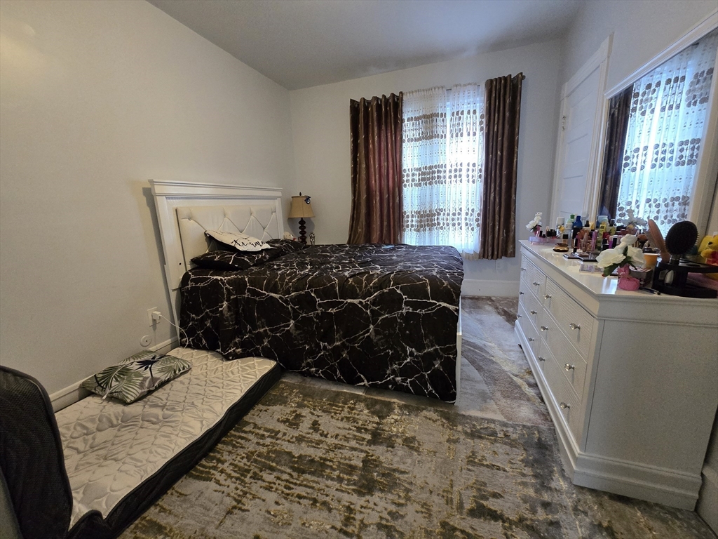 9 Pelham Street Worcester, MA 01609 - Photo 20 of 38 Gallery Image 20