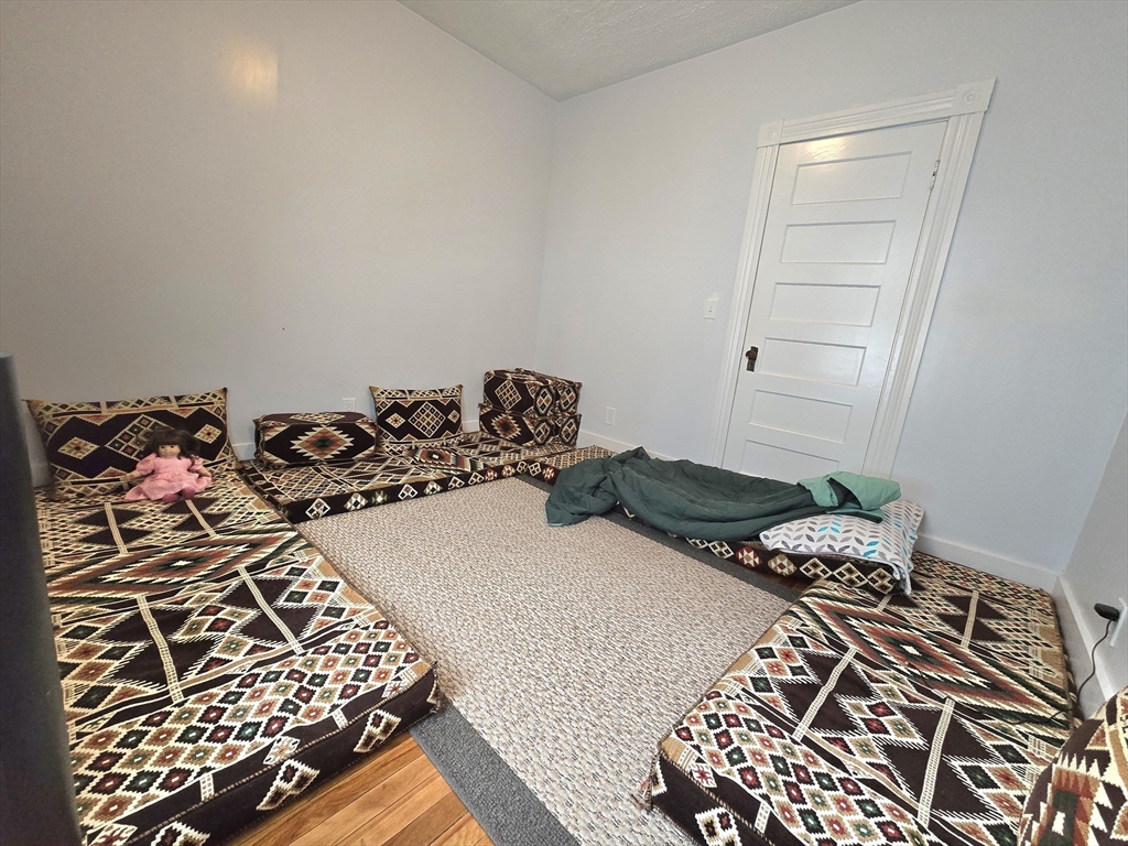 9 Pelham Street Worcester, MA 01609 - Photo 9 of 38 Gallery Image 9