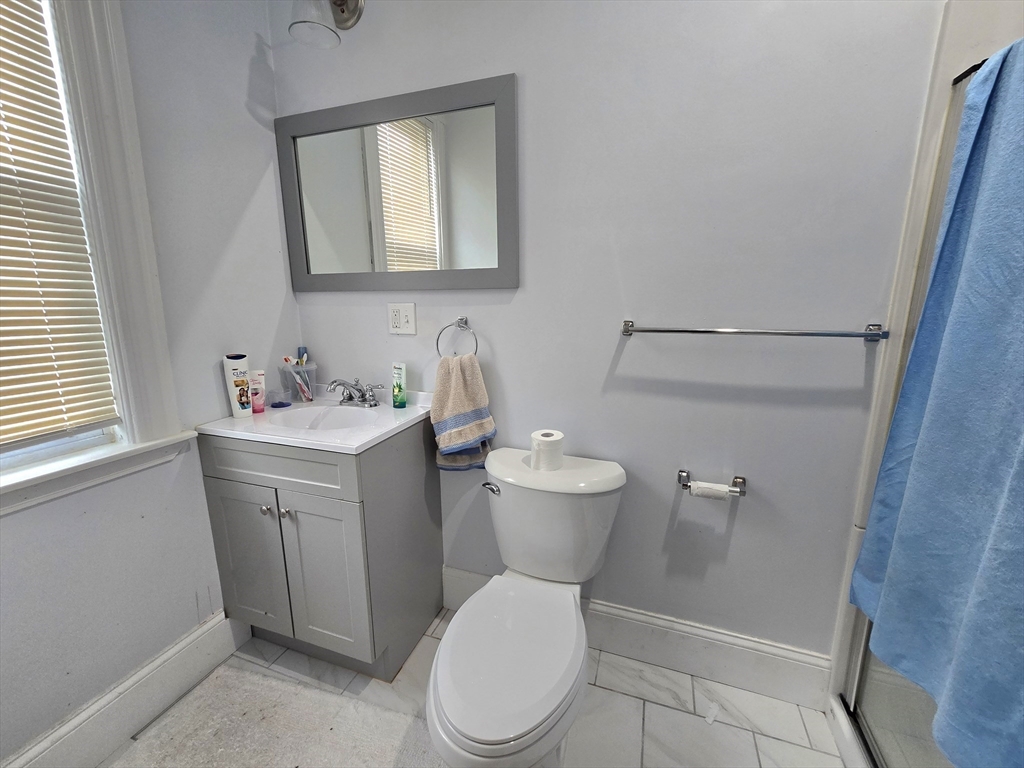 9 Pelham Street Worcester, MA 01609 - Photo 10 of 38 Gallery Image 10