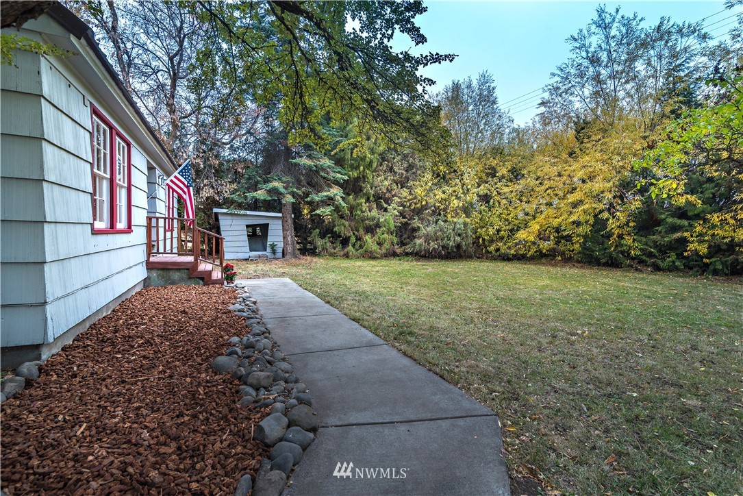 510 East Bender Road Ellensburg, WA 98926 - Photo 21 of 28 a view of house with outdoor space