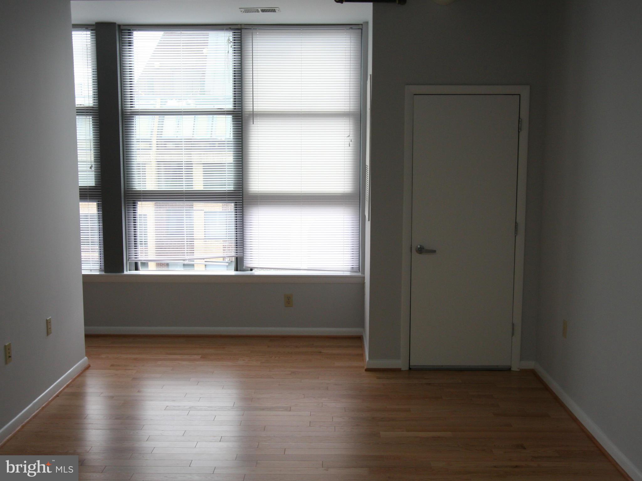 1300 N Street Northwest, Unit 802 Washington, DC 20005 - Photo 12 of 27 Living Room