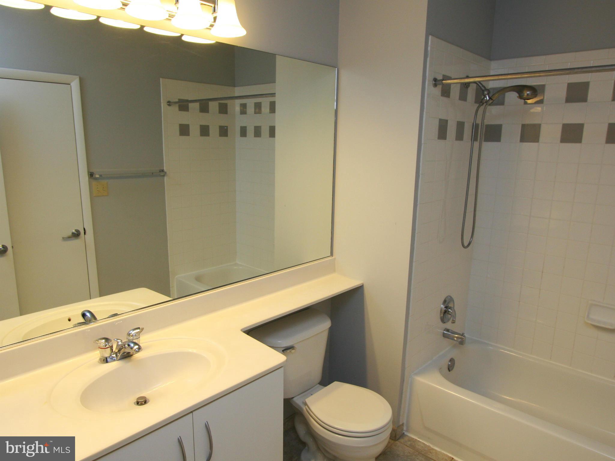 1300 N Street Northwest, Unit 802 Washington, DC 20005 - Photo 18 of 27 Bath