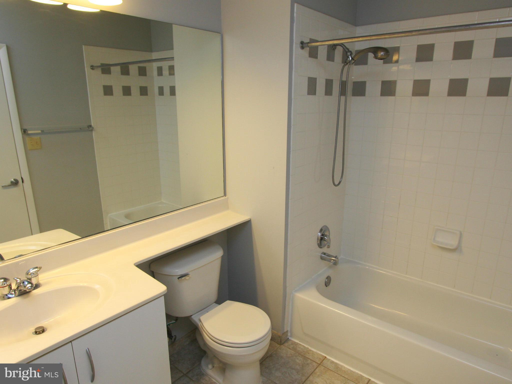 1300 N Street Northwest, Unit 802 Washington, DC 20005 - Photo 20 of 27 Bath