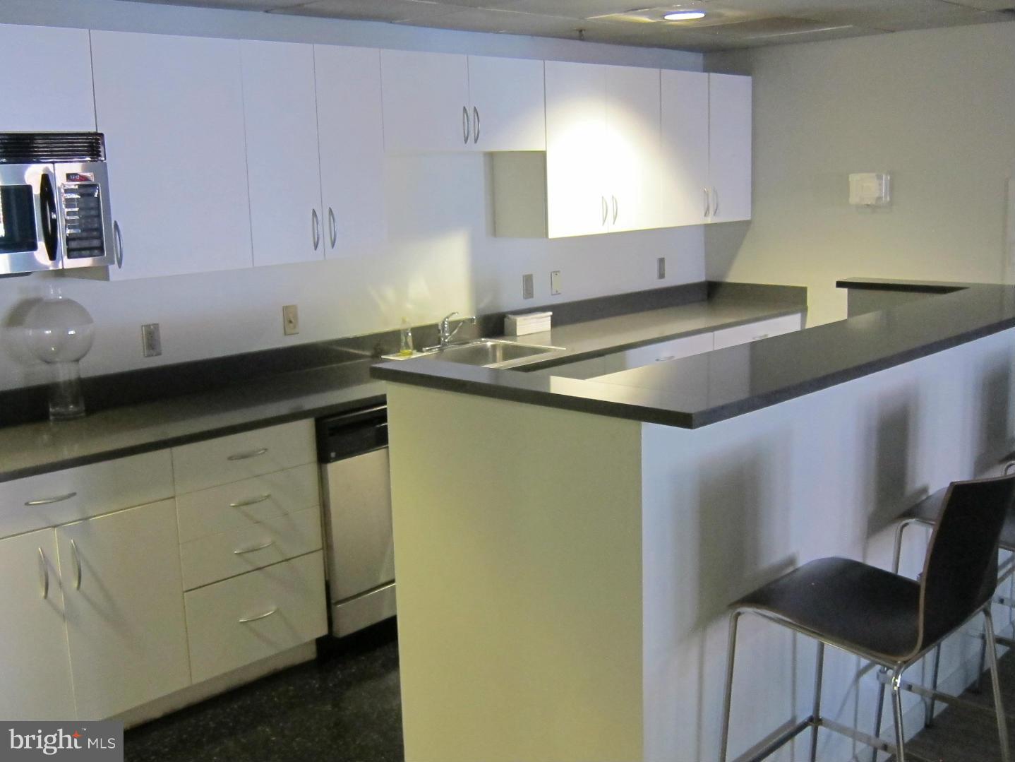 1300 N Street Northwest, Unit 802 Washington, DC 20005 - Photo 24 of 27 Community