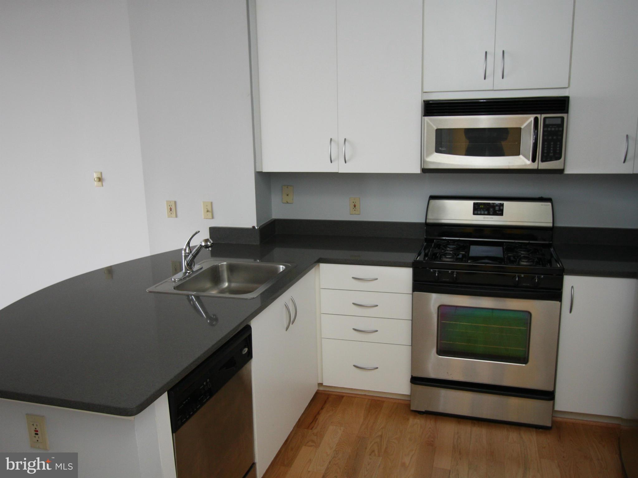 1300 N Street Northwest, Unit 802 Washington, DC 20005 - Photo 8 of 27 Kitchen