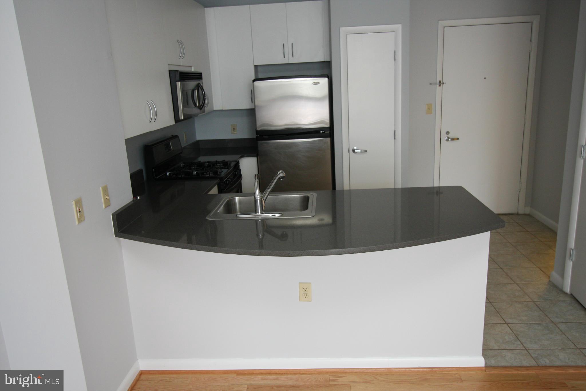 1300 N Street Northwest, Unit 802 Washington, DC 20005 - Photo 10 of 27 Kitchen