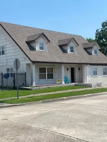 $2,500 | 8401 Main Drive, Chalmette, LA 70043