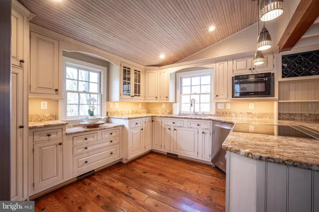 $899,000 | 13232 Loyalty Road, Leesburg, VA 20176