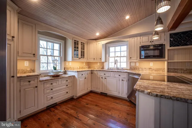 $899,000 | 13232 Loyalty Road, Leesburg, VA 20176