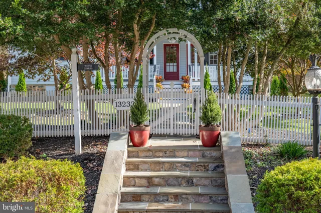 $899,000 | 13232 Loyalty Road, Leesburg, VA 20176