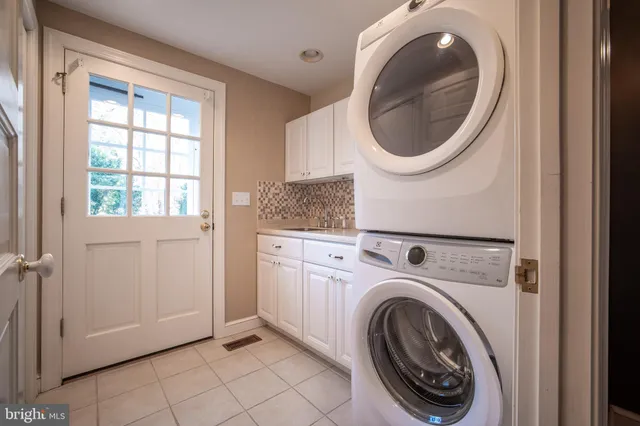 $899,000 | 13232 Loyalty Road, Leesburg, VA 20176