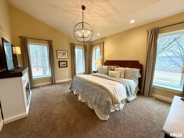 $649,900 | 19051 Athens Blacktop Road, Petersburg, IL 62675