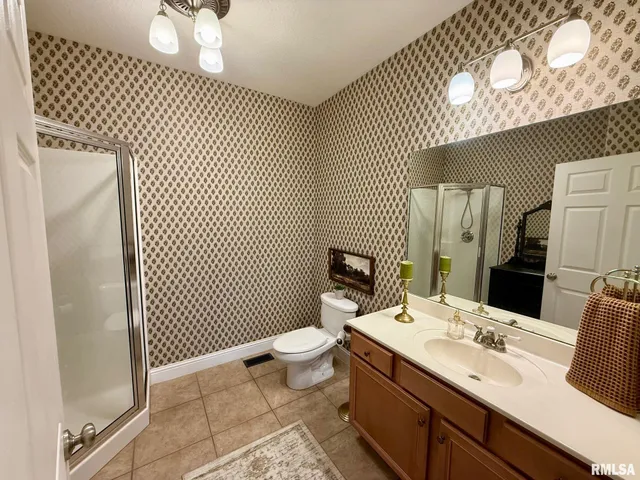 $649,900 | 19051 Athens Blacktop Road, Petersburg, IL 62675