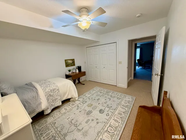 $649,900 | 19051 Athens Blacktop Road, Petersburg, IL 62675