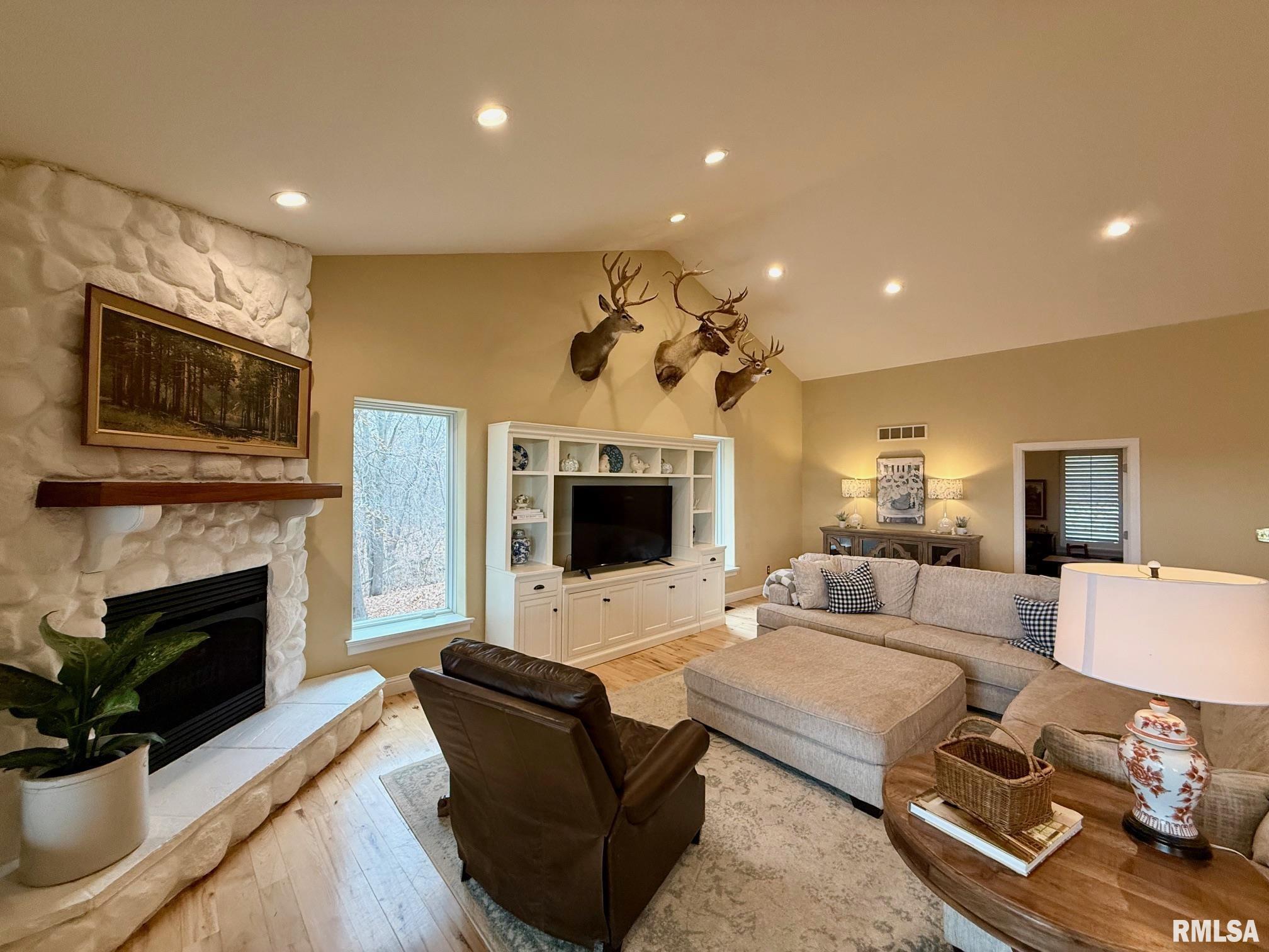 19051 Athens Blacktop Road Petersburg, IL 62675 - Photo 7 of 79