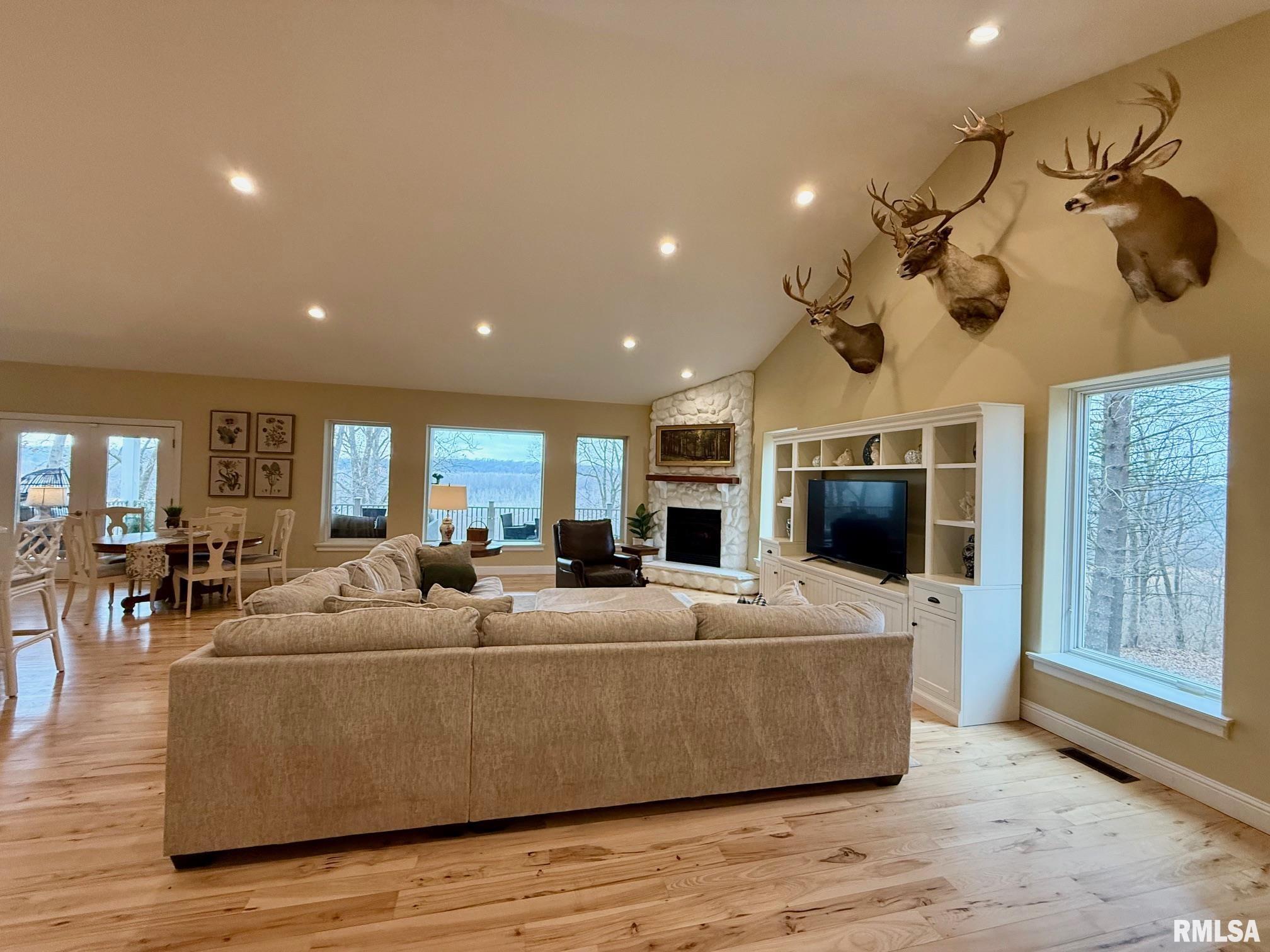 19051 Athens Blacktop Road Petersburg, IL 62675 - Photo 8 of 79