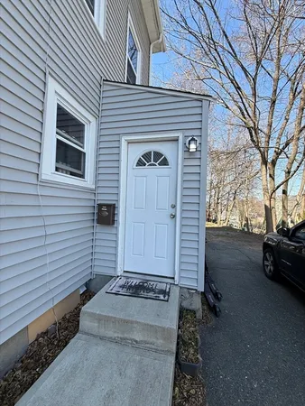 $3,300 | 86 Oak Street, Unit C, Waltham, MA 02453