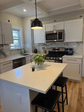 $3,300 | 86 Oak Street, Unit C, Waltham, MA 02453