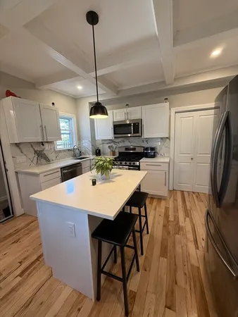 $3,300 | 86 Oak Street, Unit C, Waltham, MA 02453