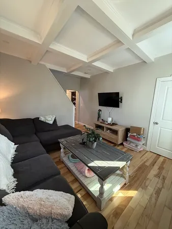 $3,300 | 86 Oak Street, Unit C, Waltham, MA 02453