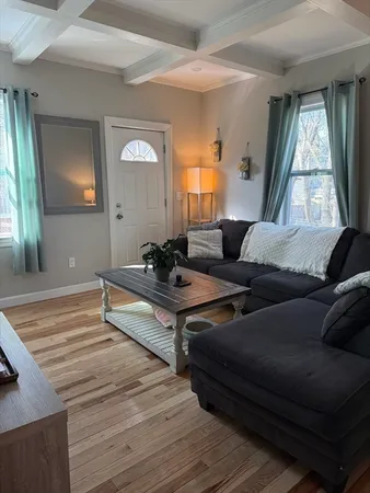 $3,300 | 86 Oak Street, Unit C, Waltham, MA 02453