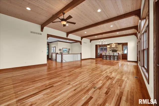 $899,500 | 23523 West Barrett Road, Elmwood, IL 61529