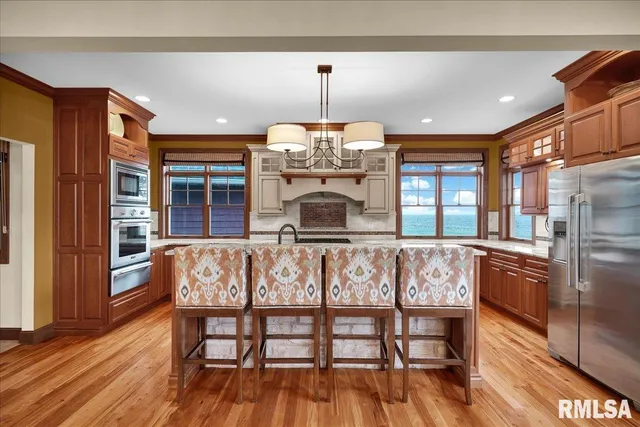 $899,500 | 23523 West Barrett Road, Elmwood, IL 61529