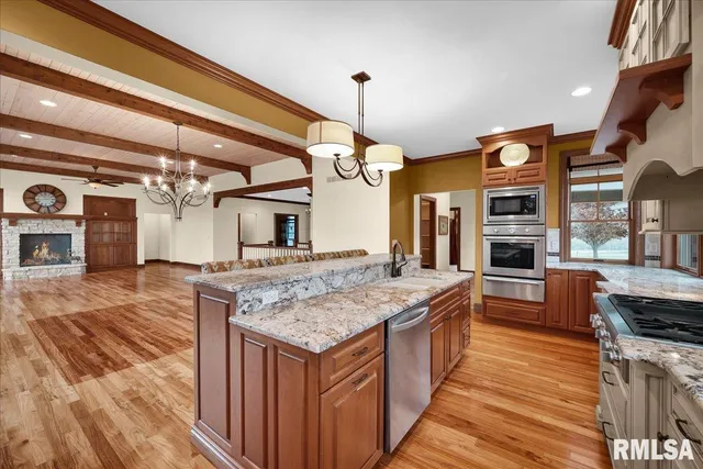 $899,500 | 23523 West Barrett Road, Elmwood, IL 61529