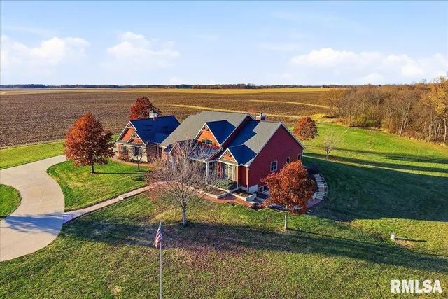 $899,500 | 23523 West Barrett Road, Elmwood, IL 61529