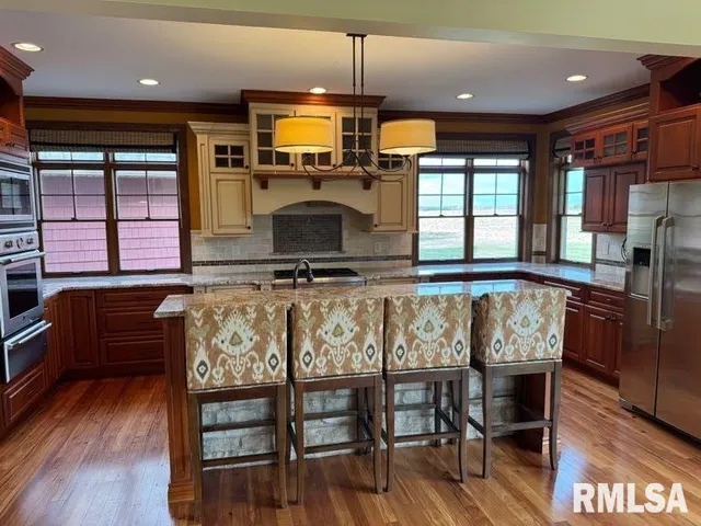 $899,500 | 23523 West Barrett Road, Elmwood, IL 61529