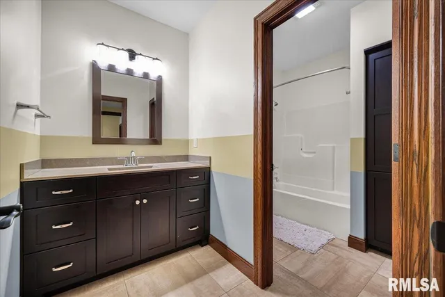 $899,500 | 23523 West Barrett Road, Elmwood, IL 61529