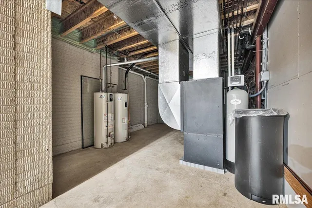 $899,500 | 23523 West Barrett Road, Elmwood, IL 61529