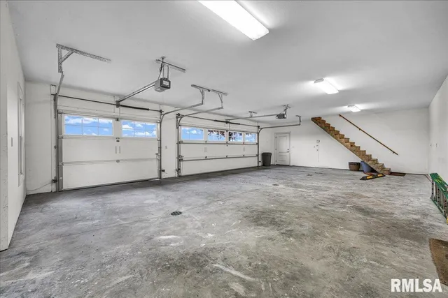 $899,500 | 23523 West Barrett Road, Elmwood, IL 61529