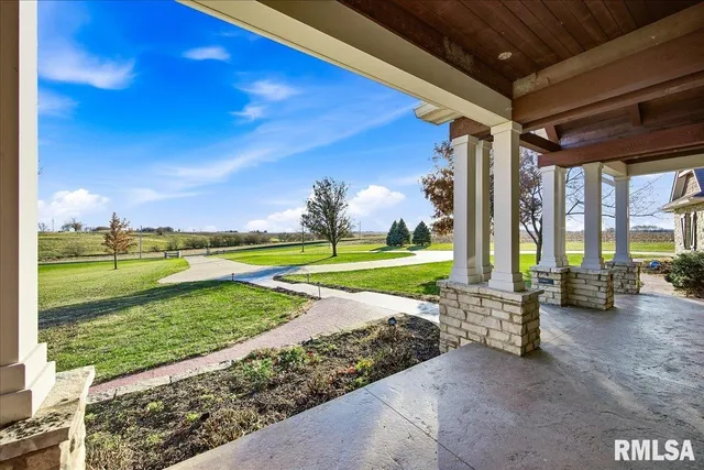 $899,500 | 23523 West Barrett Road, Elmwood, IL 61529