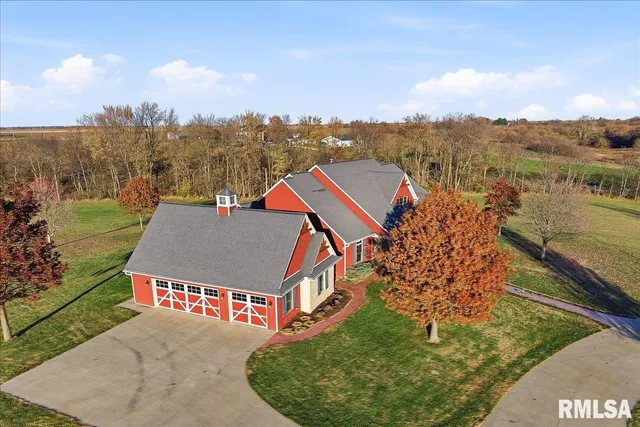 $899,500 | 23523 West Barrett Road, Elmwood, IL 61529