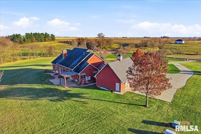 $899,500 | 23523 West Barrett Road, Elmwood, IL 61529