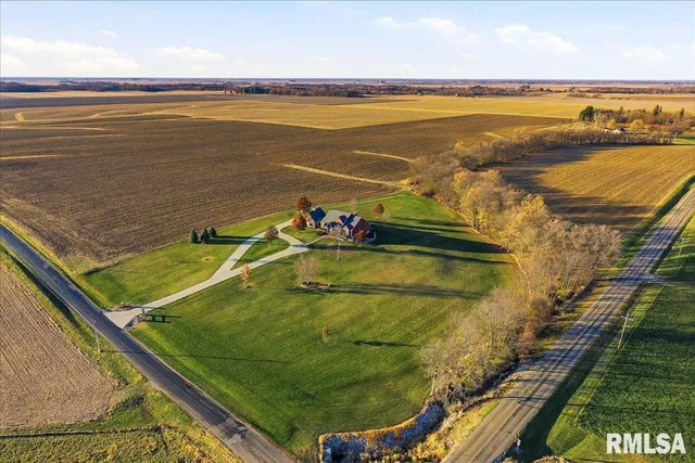 $899,500 | 23523 West Barrett Road, Elmwood, IL 61529
