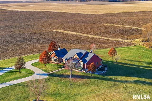 $899,500 | 23523 West Barrett Road, Elmwood, IL 61529