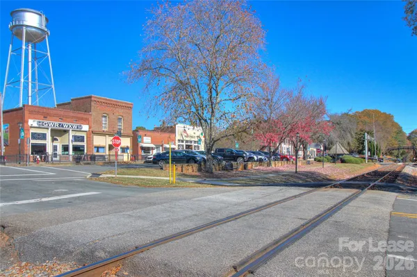 $1,700 | 1300 Sharon Drive, Waxhaw, NC 28173