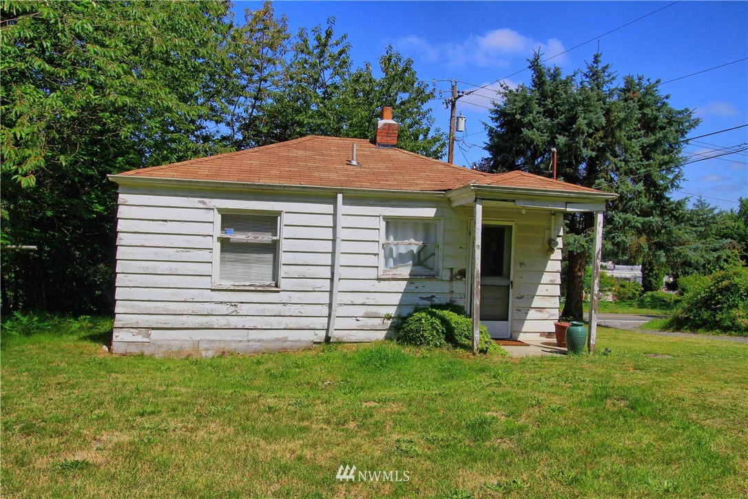 11325 East Riverside Drive Bothell, WA 98011 - Photo 1 of 5