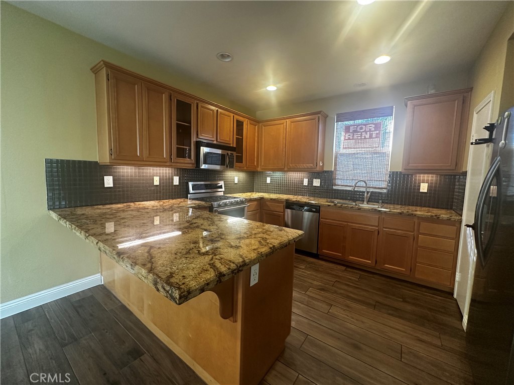 4175 Windspring Street Corona, CA 92883 - Photo 5 of 18 Kitchen