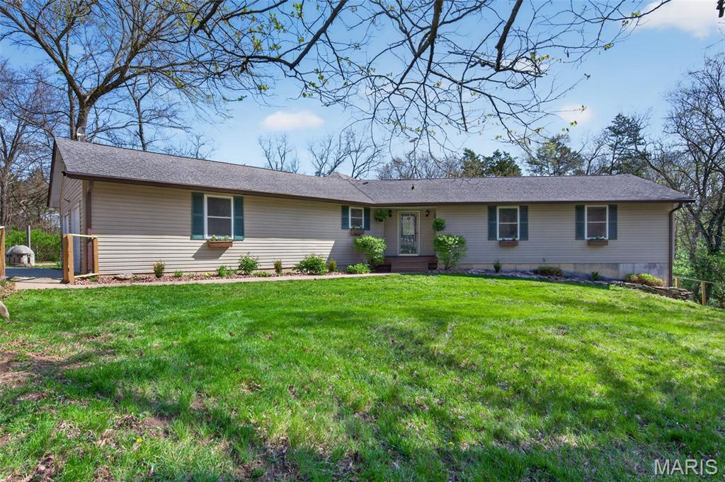 2567 Sugar Lake Road Pacific, MO 63069 - Photo 3 of 90