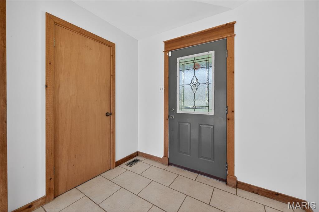 2567 Sugar Lake Road Pacific, MO 63069 - Photo 5 of 90