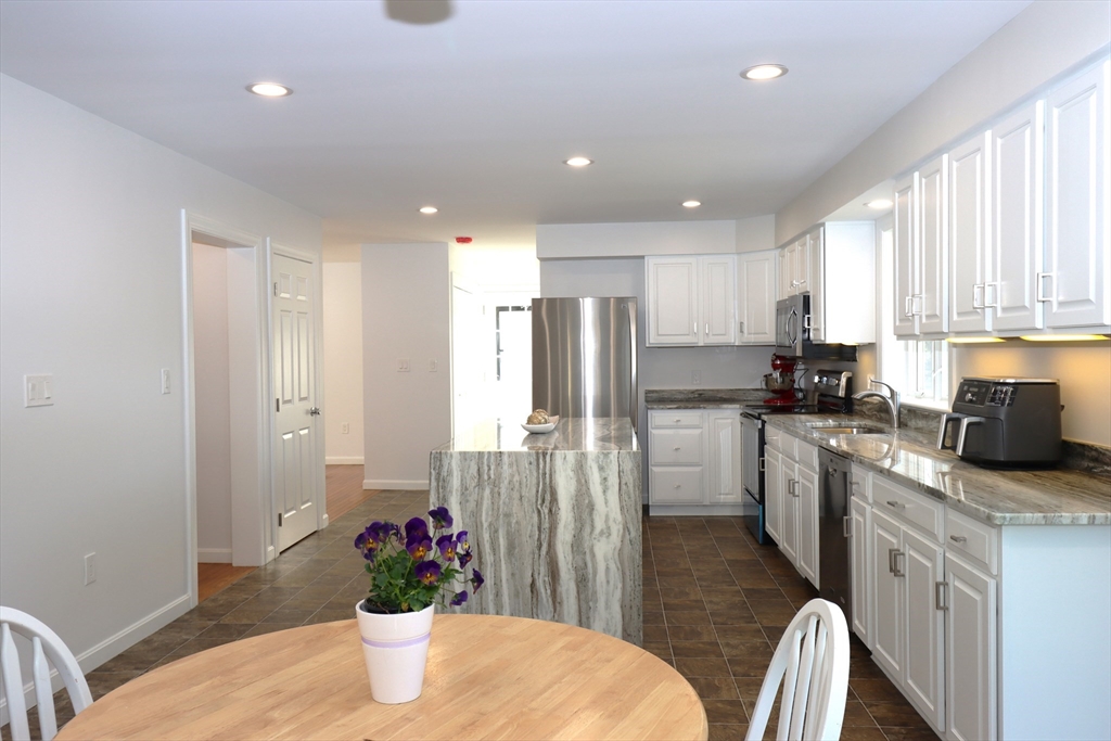 14 Pitcherville Road Hubbardston, MA 01452 - Photo 4 of 32 Gallery Image 4