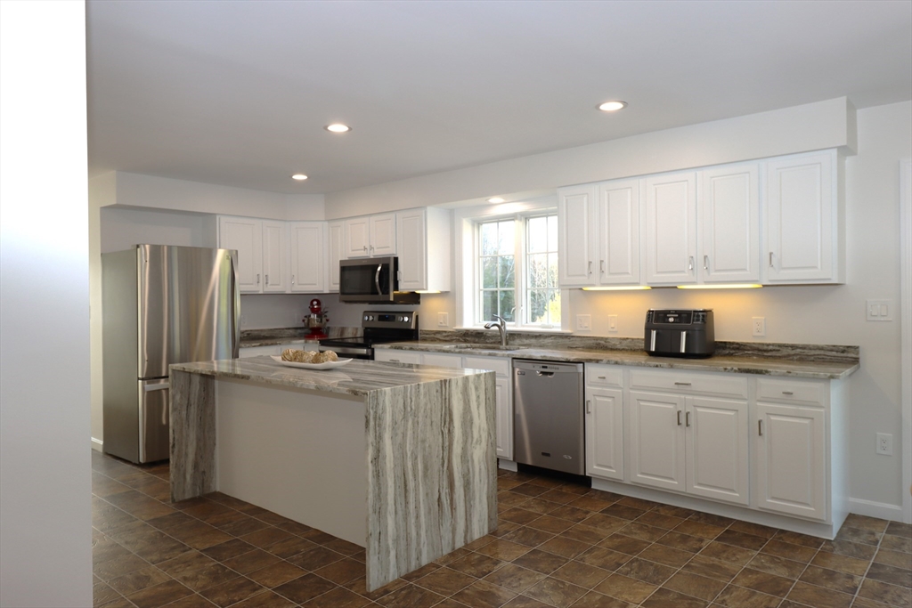 14 Pitcherville Road Hubbardston, MA 01452 - Photo 5 of 32 Gallery Image 5