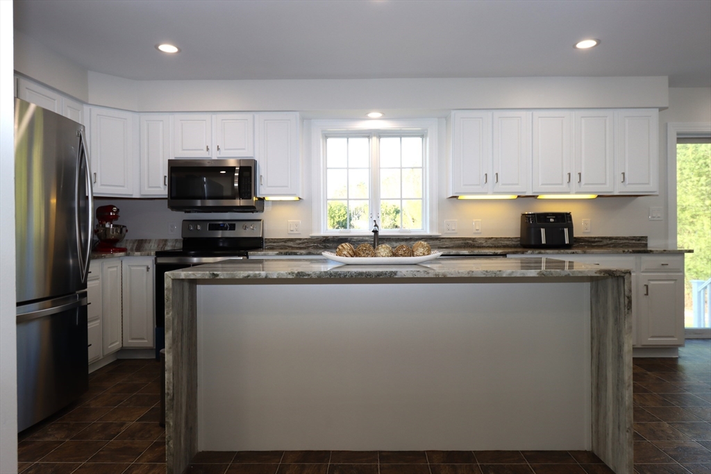 14 Pitcherville Road Hubbardston, MA 01452 - Photo 9 of 32 Gallery Image 9