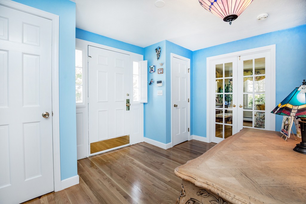 37 Wildon Road Wellesley, MA 02482 - Photo 4 of 19