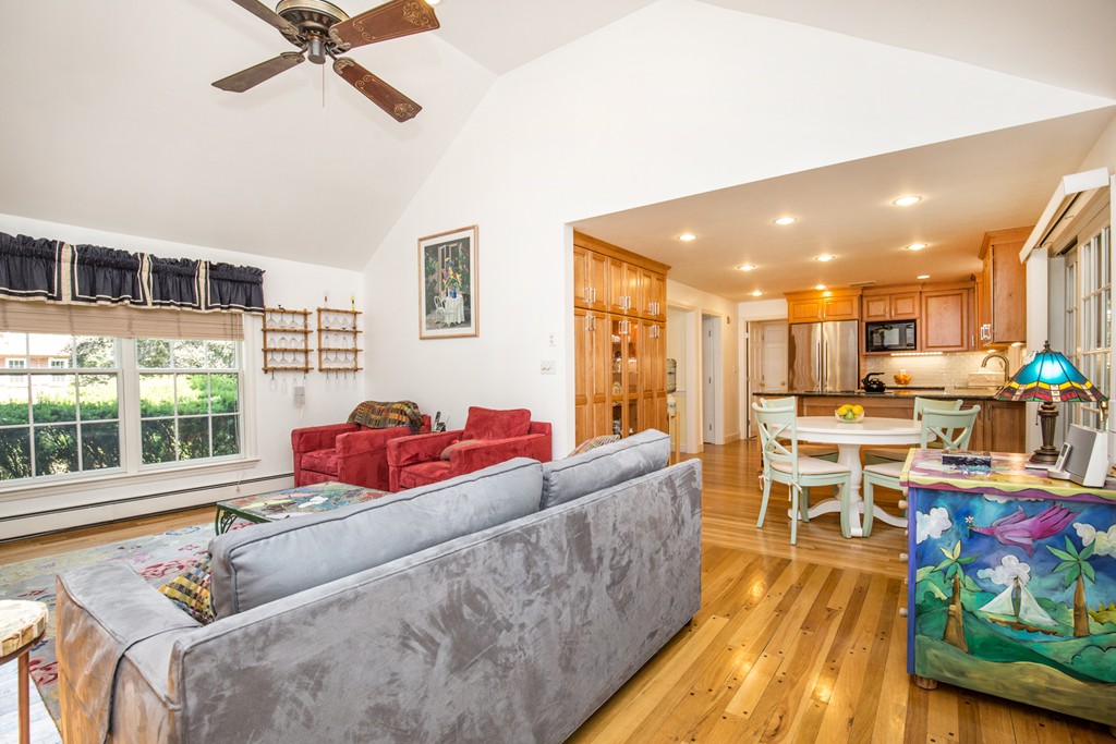 37 Wildon Road Wellesley, MA 02482 - Photo 8 of 19